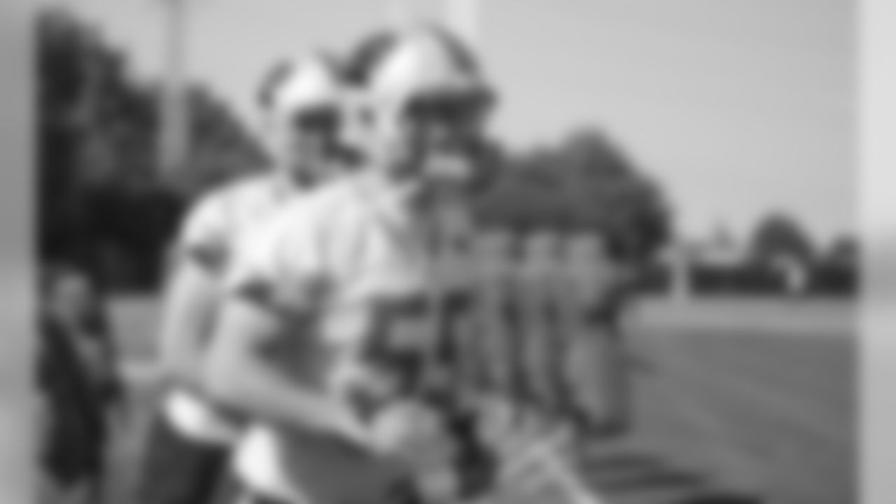 LB Luke Kuechly