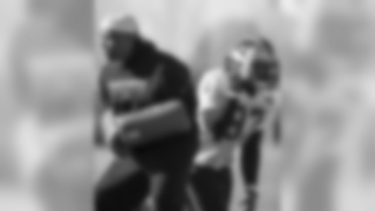 DE Mario Addison