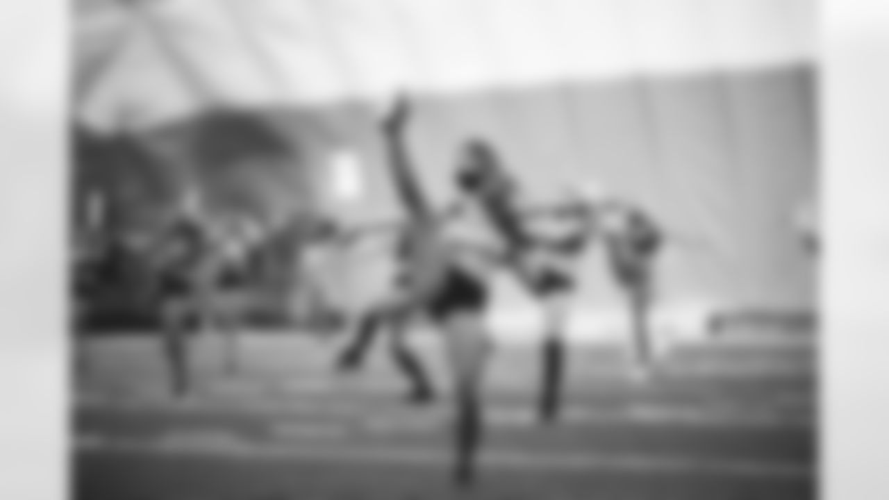 E_DX3_3432
