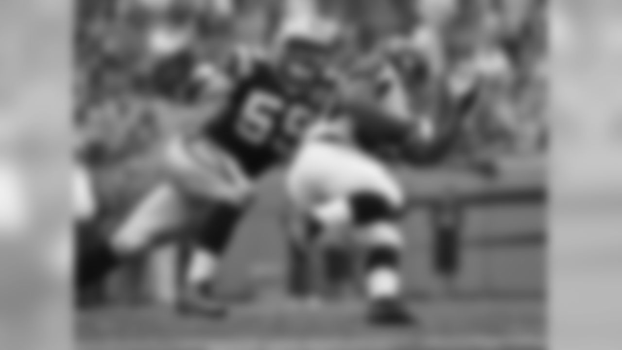 Kuechly wraps up Atlanta running back Jacquizz Rodgers.