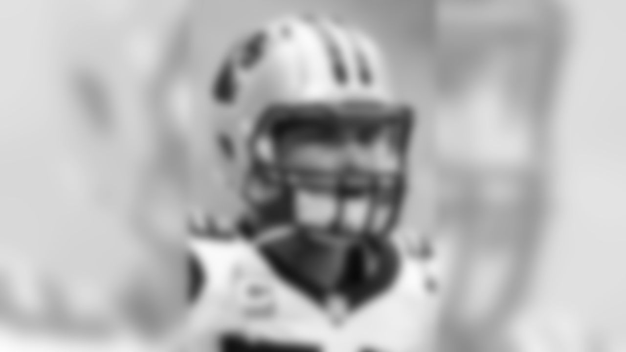 LB Luke Kuechly