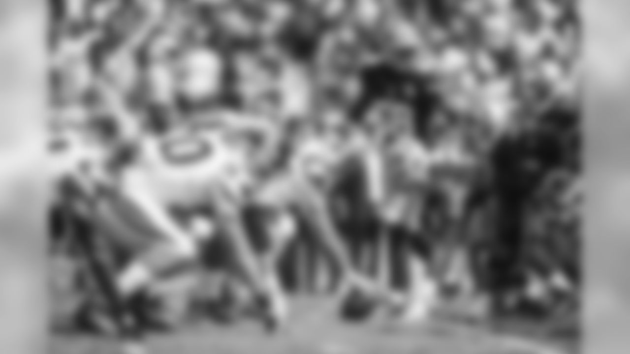 Carolina Panthers play against the San Francisco 49ers on Sunday, September 18, 2016 at Bank of America Field in Charlotte, NC.