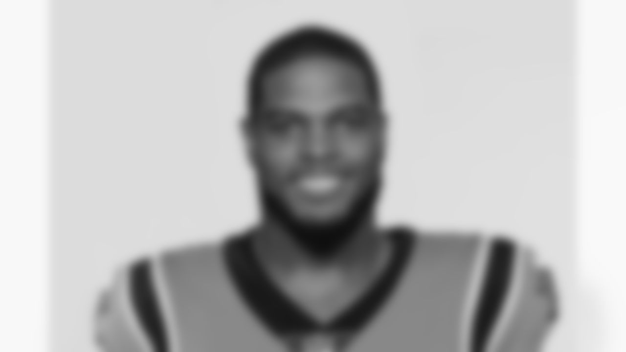 No. 52 linebacker Denzel Perryman