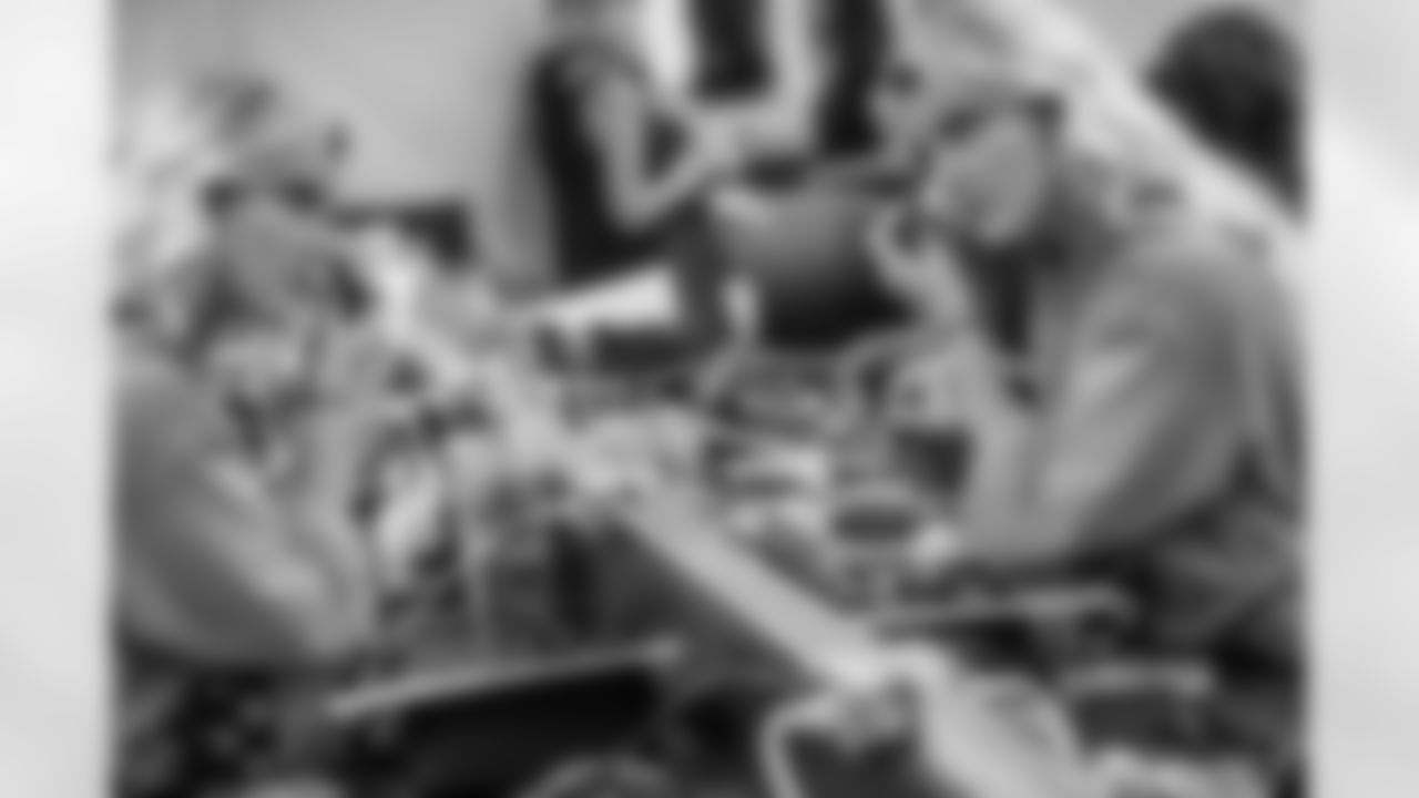 2018_06_20 top cats BTS 0106