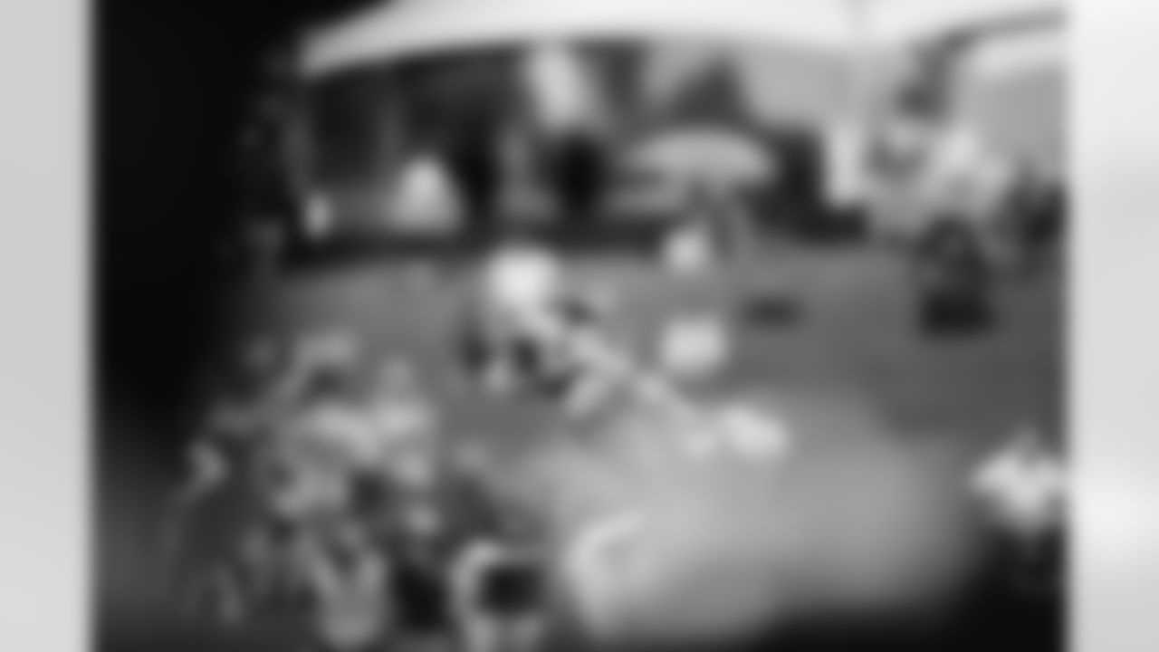 E_DX3_6897