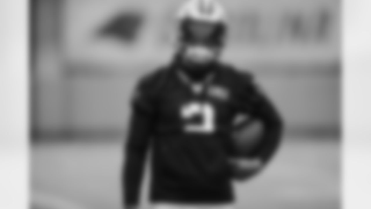 WR - 2 - D.J. Moore