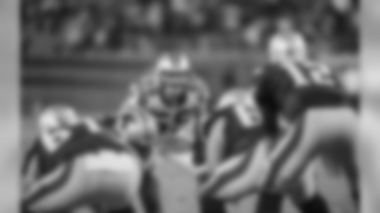 LB Luke Kuechly
