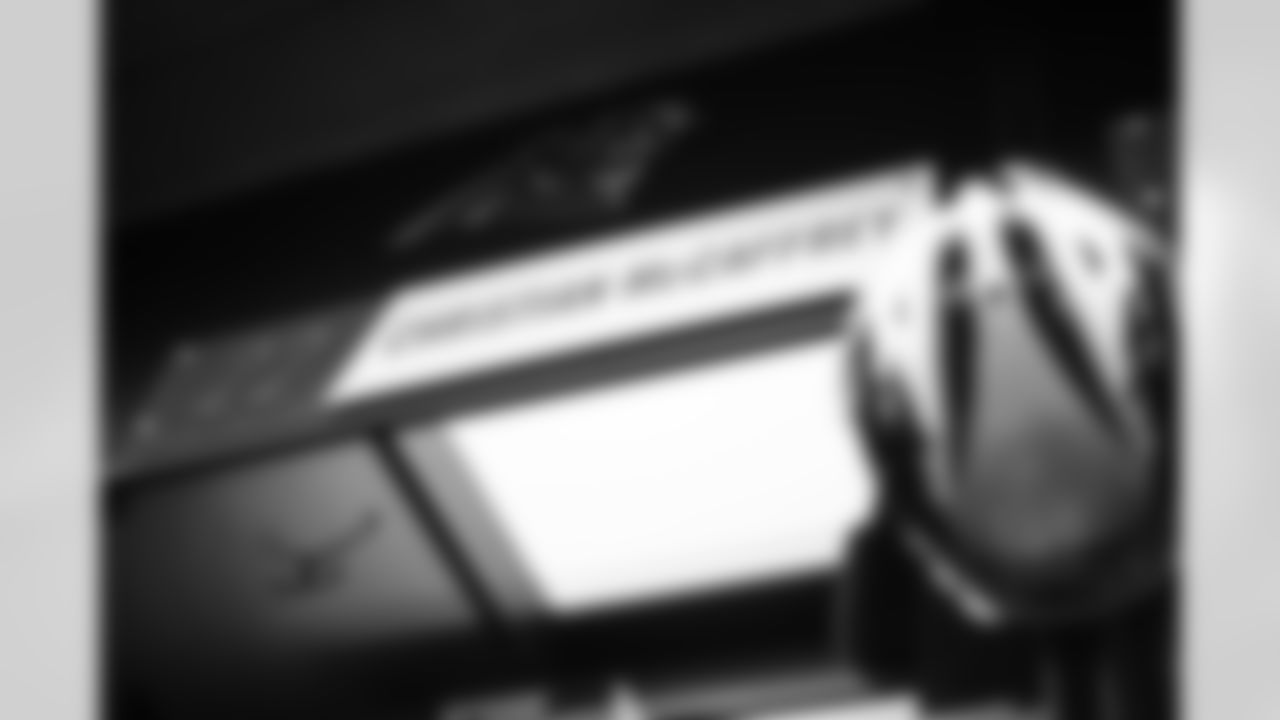 Wk8LockerRoom_63
