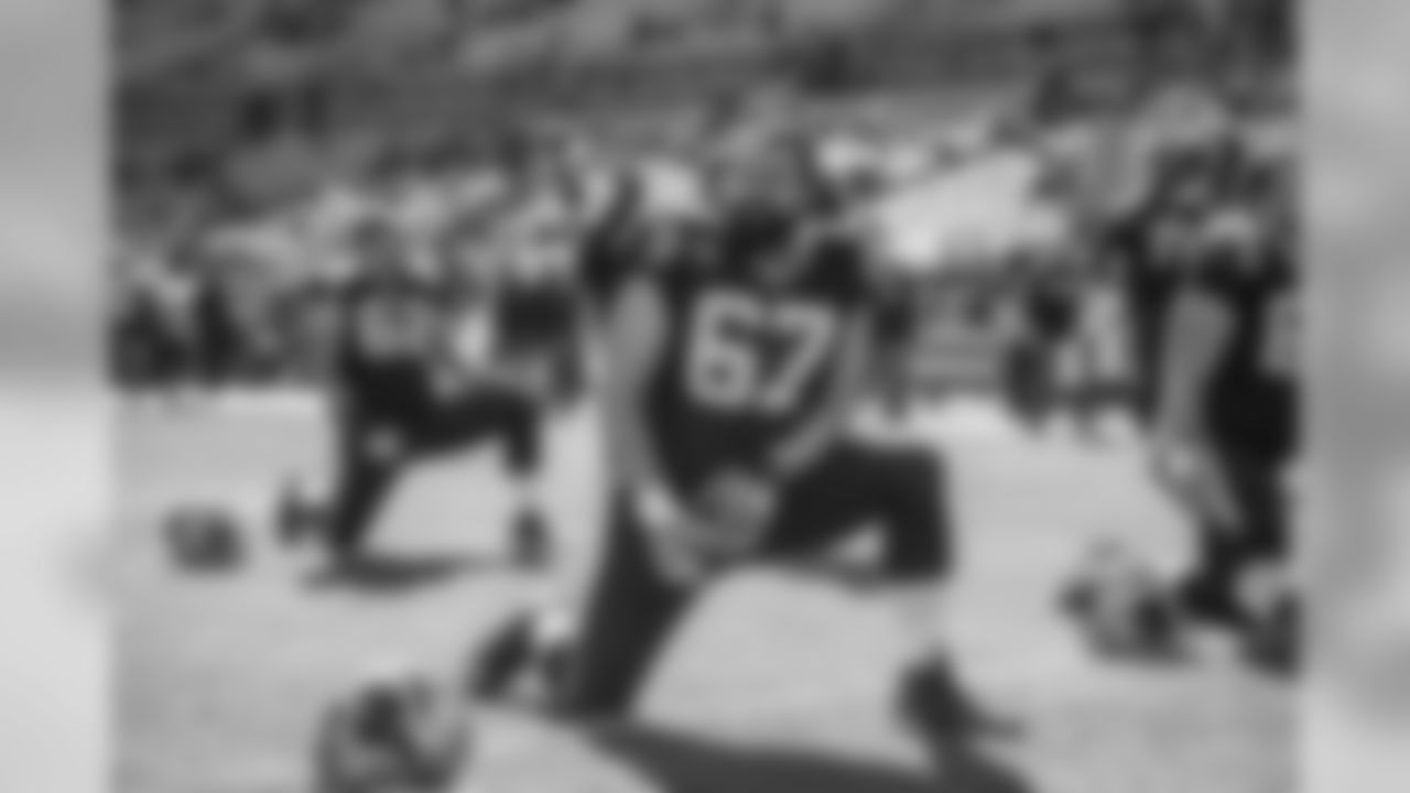 2018_12_23 CARvsATL warm ups 1739