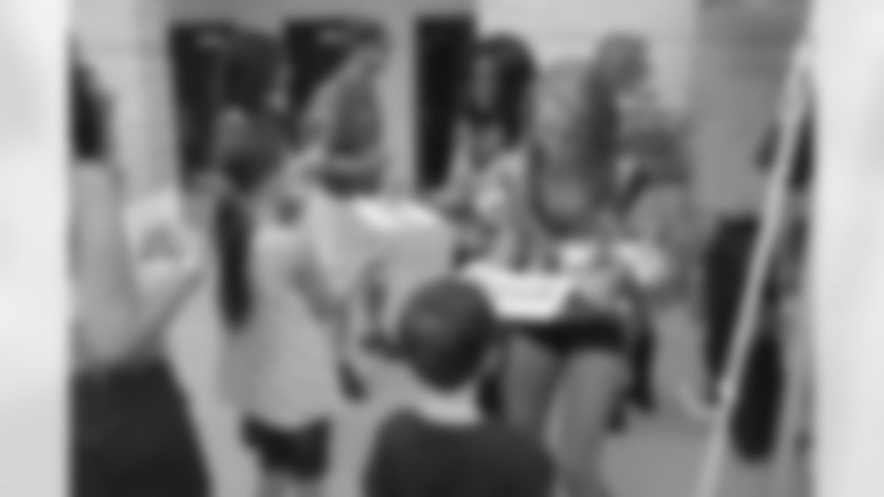TopCats sign autographs