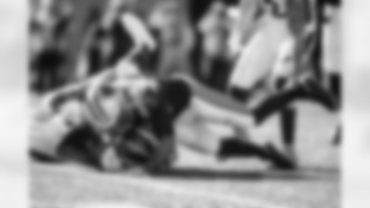 221127 Panthers vs Broncos-503