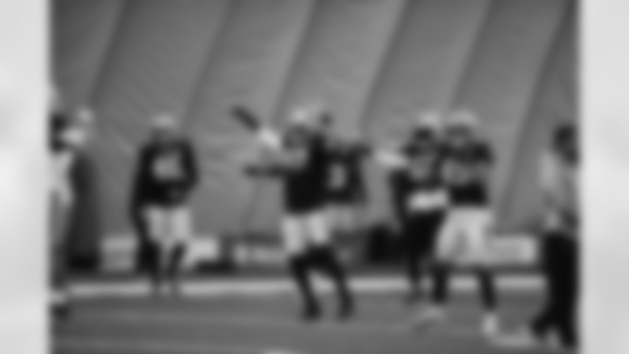 LB - 46 - Arron Mosby
LB - 49 - Frankie Luvu