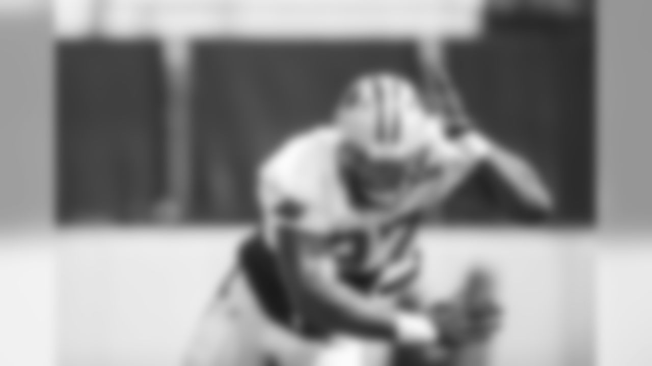 DE Mario Addison