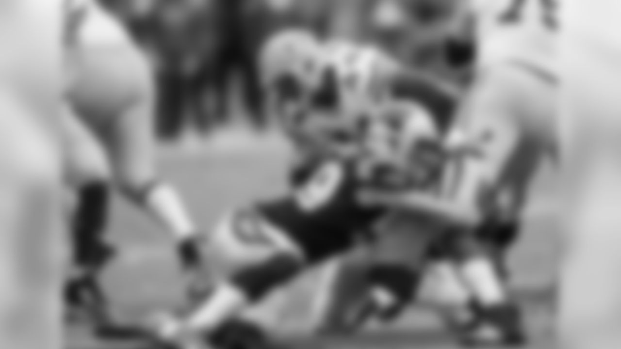LB Luke Kuechly