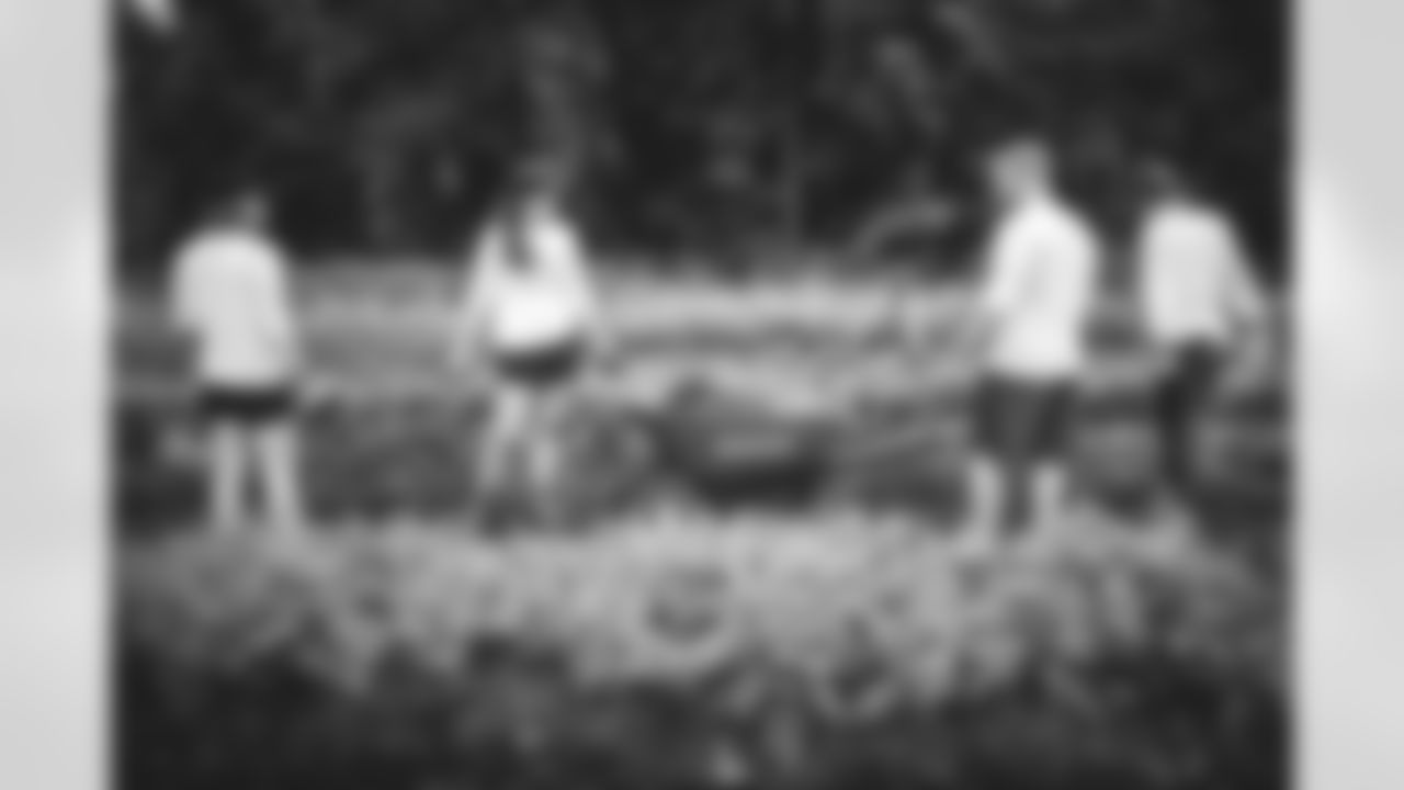 E_1D3_1174
