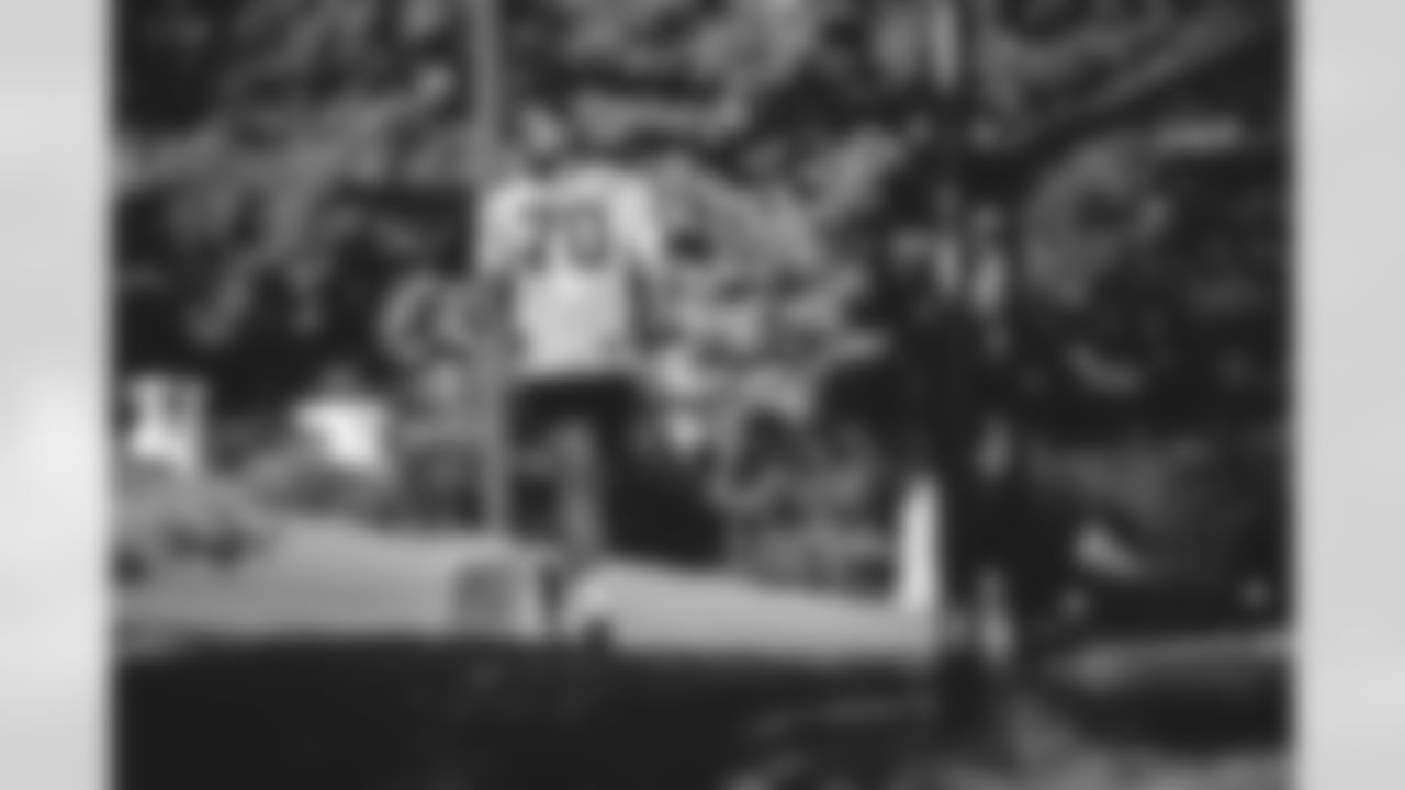 E_1D3_5692