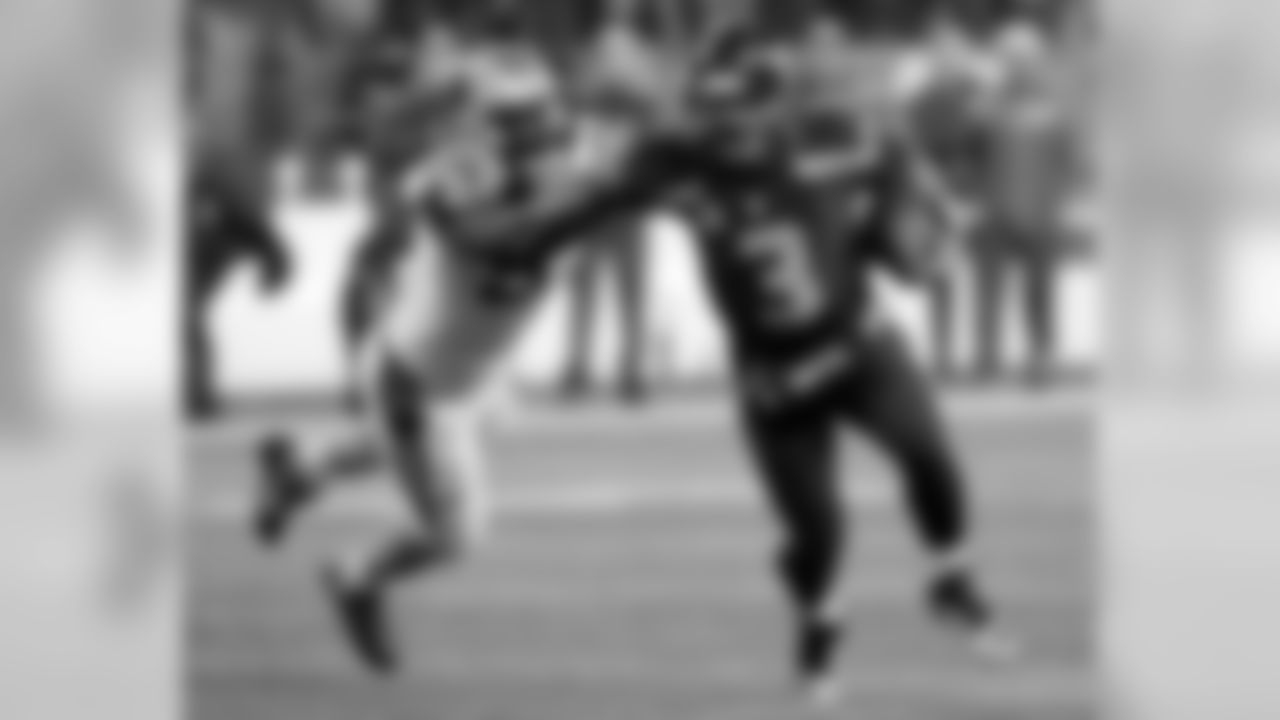 DE Mario Addison