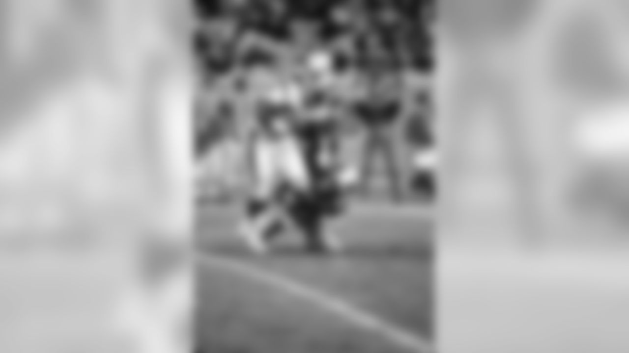 Return Specialist Michael Bates (1996-2000, 2002-2003)
Michael Bates was a five-time Pro Bowler and special teams ace after Carolina signed him as a free agent in 1996. He still holds franchise records for kick return yards.