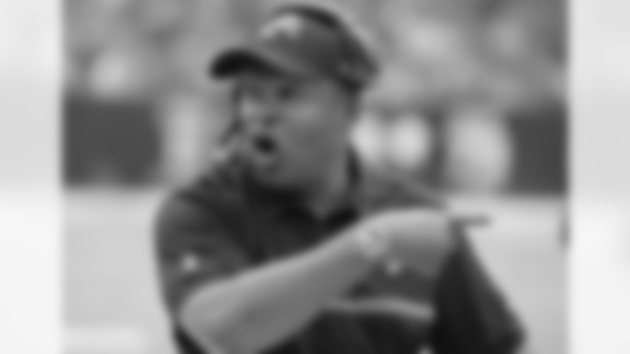 ARCHIVO - En imagen de archivo del 30 de octubre de 2016, el entrenador en jefe de los Lions de Detroit, Jim Caldwell, da instrucciones a sus jugadores en duelo de NFL ante los Texans, en Houston. (AP Foto/George Bridges, archivo)