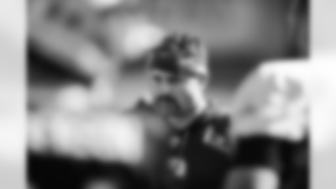 QB - 6 - Baker Mayfield