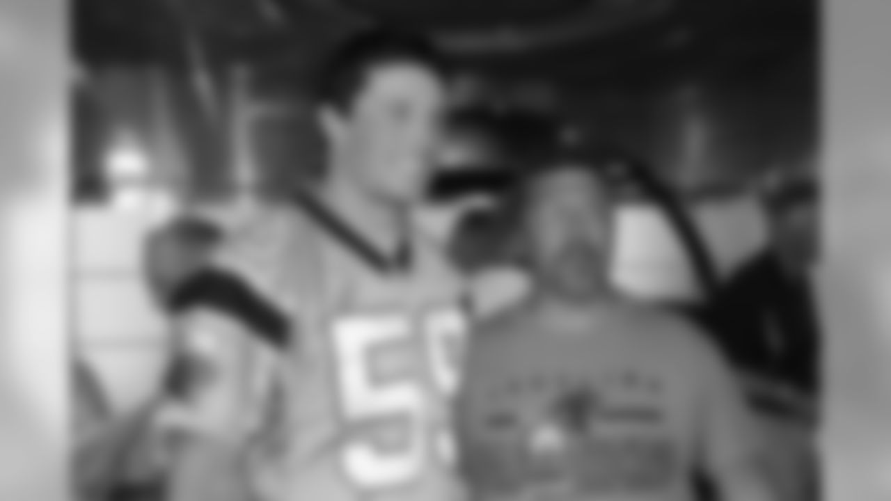 LB Luke Kuechly