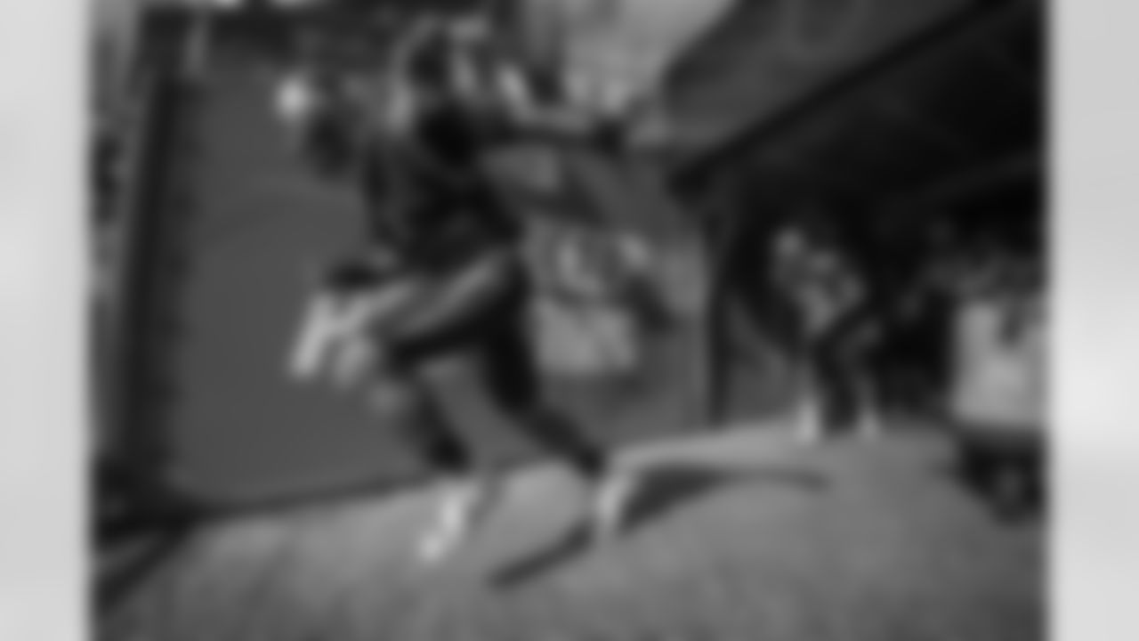 2018_11_25 CARvsSEA warmups 0080