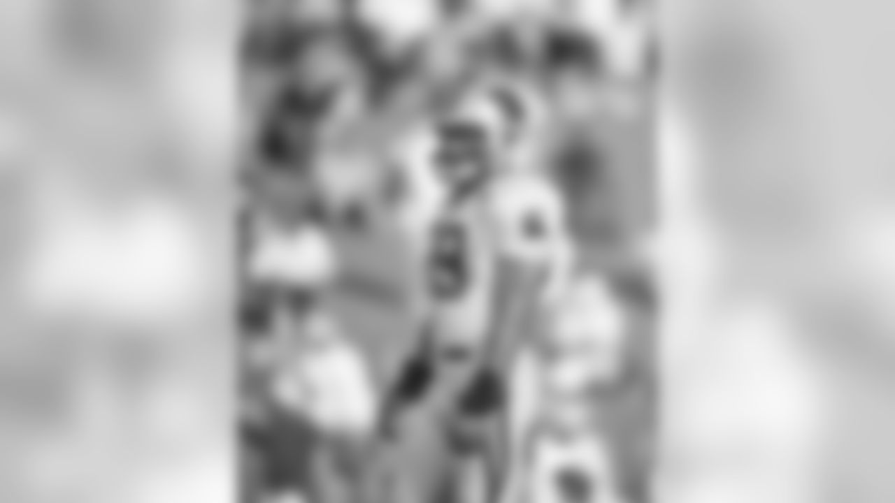 LB Luke Kuechly