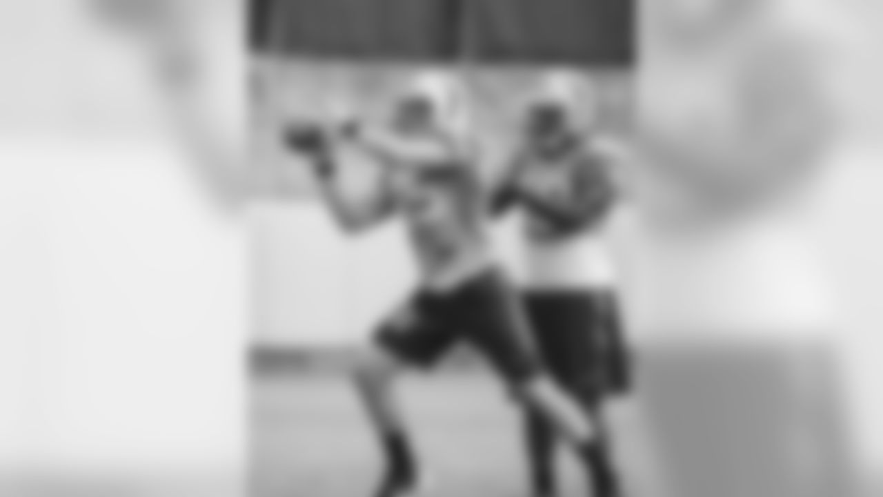 LB David Mayo