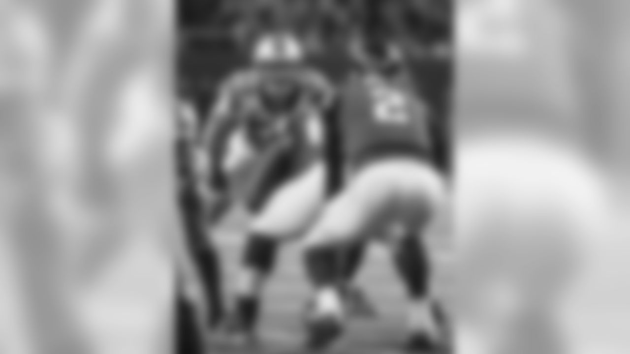 LB Luke Kuechly