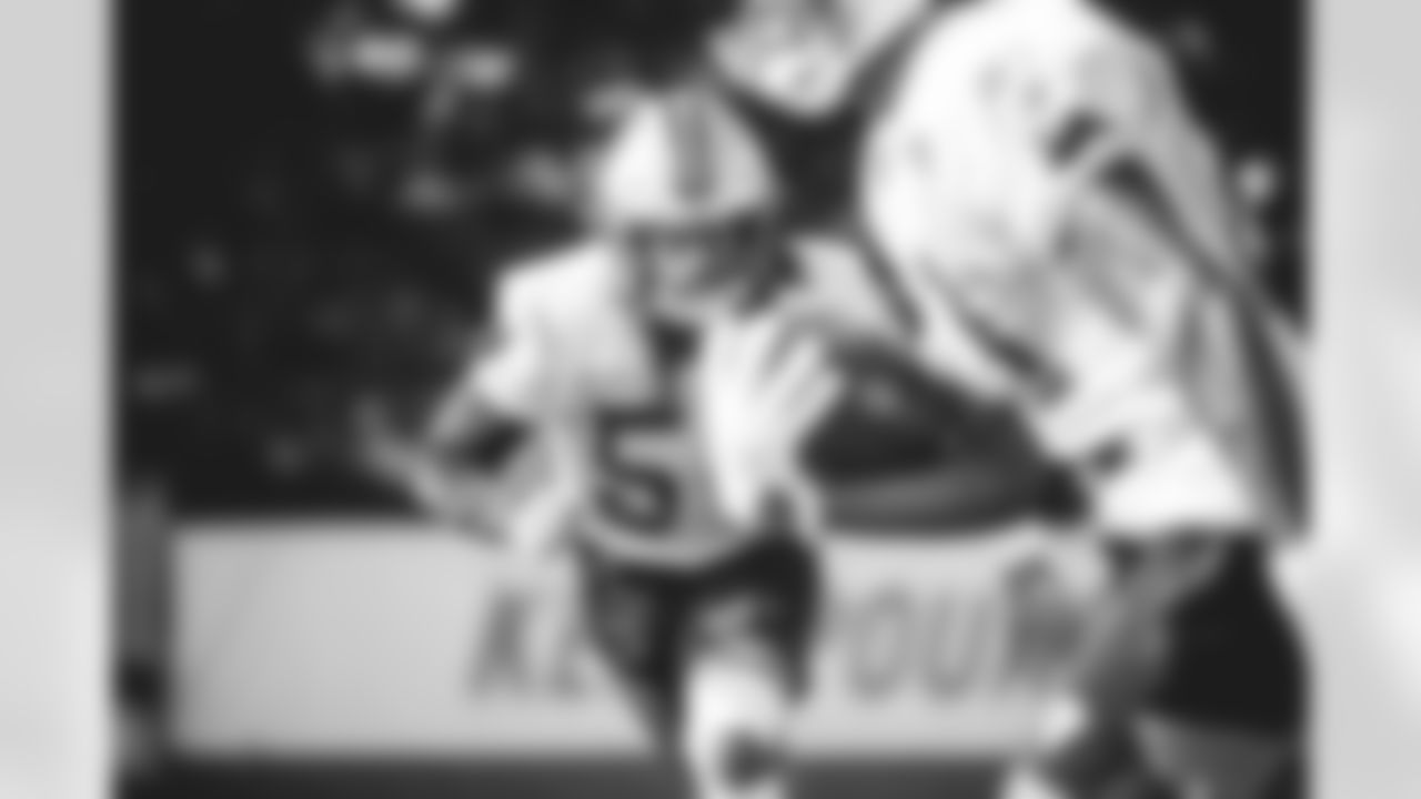 Shaq Thompson, 2020 Walter Payton Man of the Year nominee