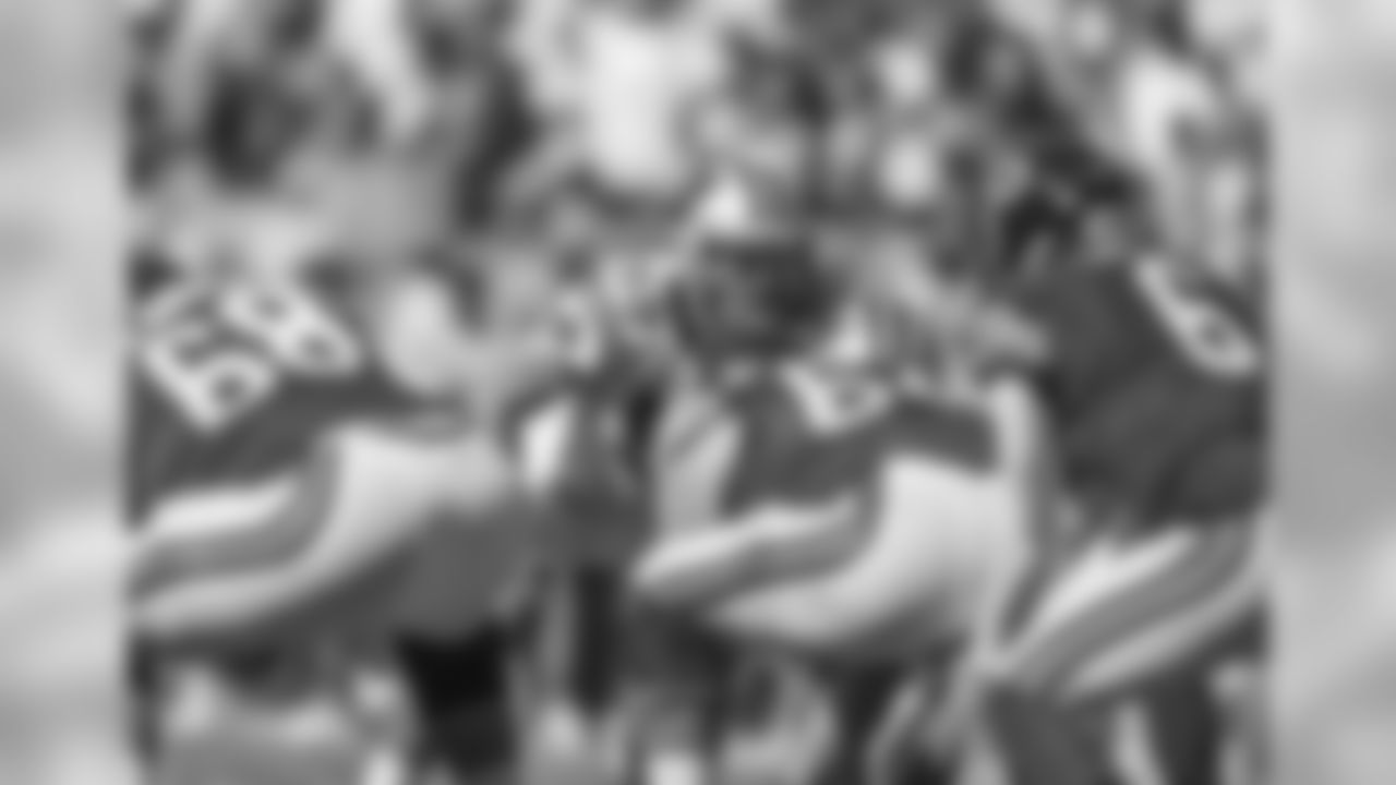 LB Luke Kuechly