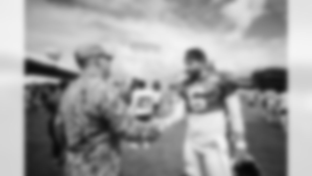 QB - 6 - Baker Mayfield