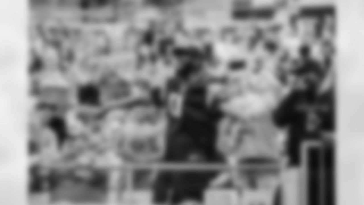 E_1D3_4349