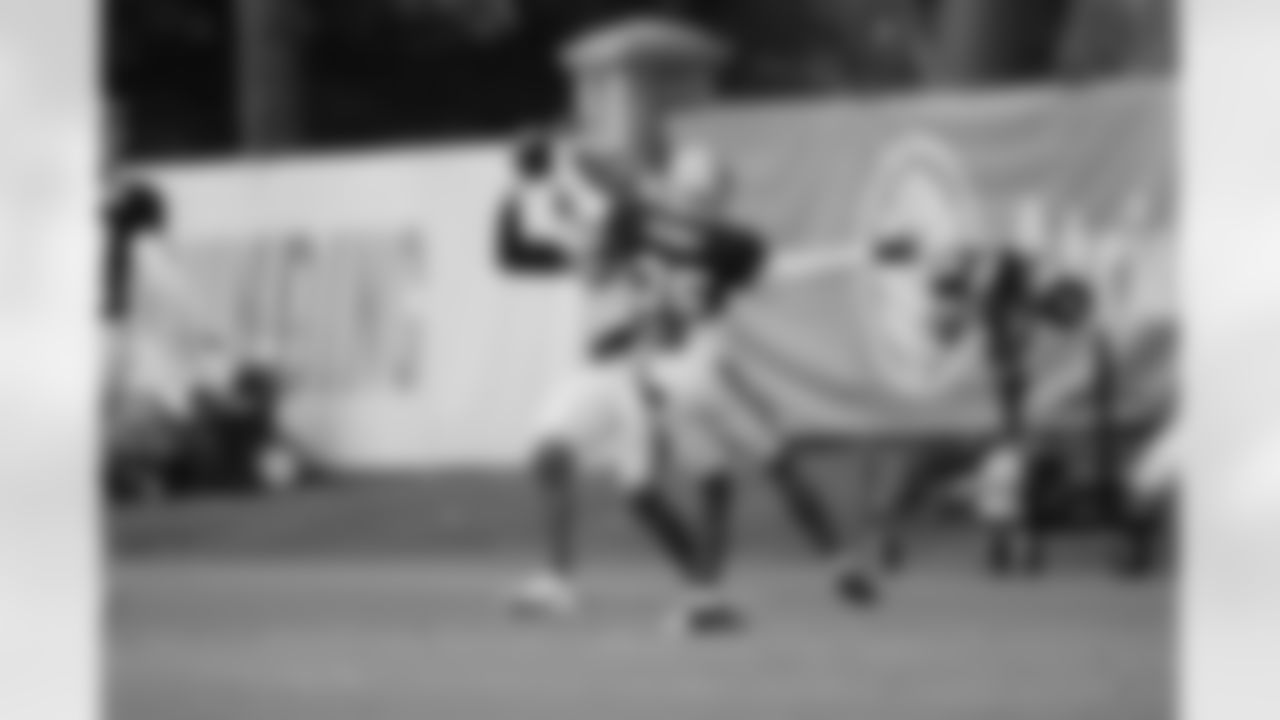 CB - 35 - Kalon Barnes