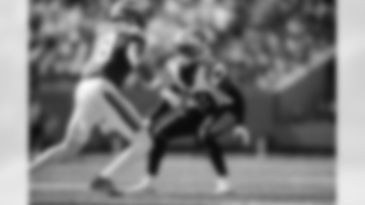 231001 WK 4_Vikings_Game Action-271