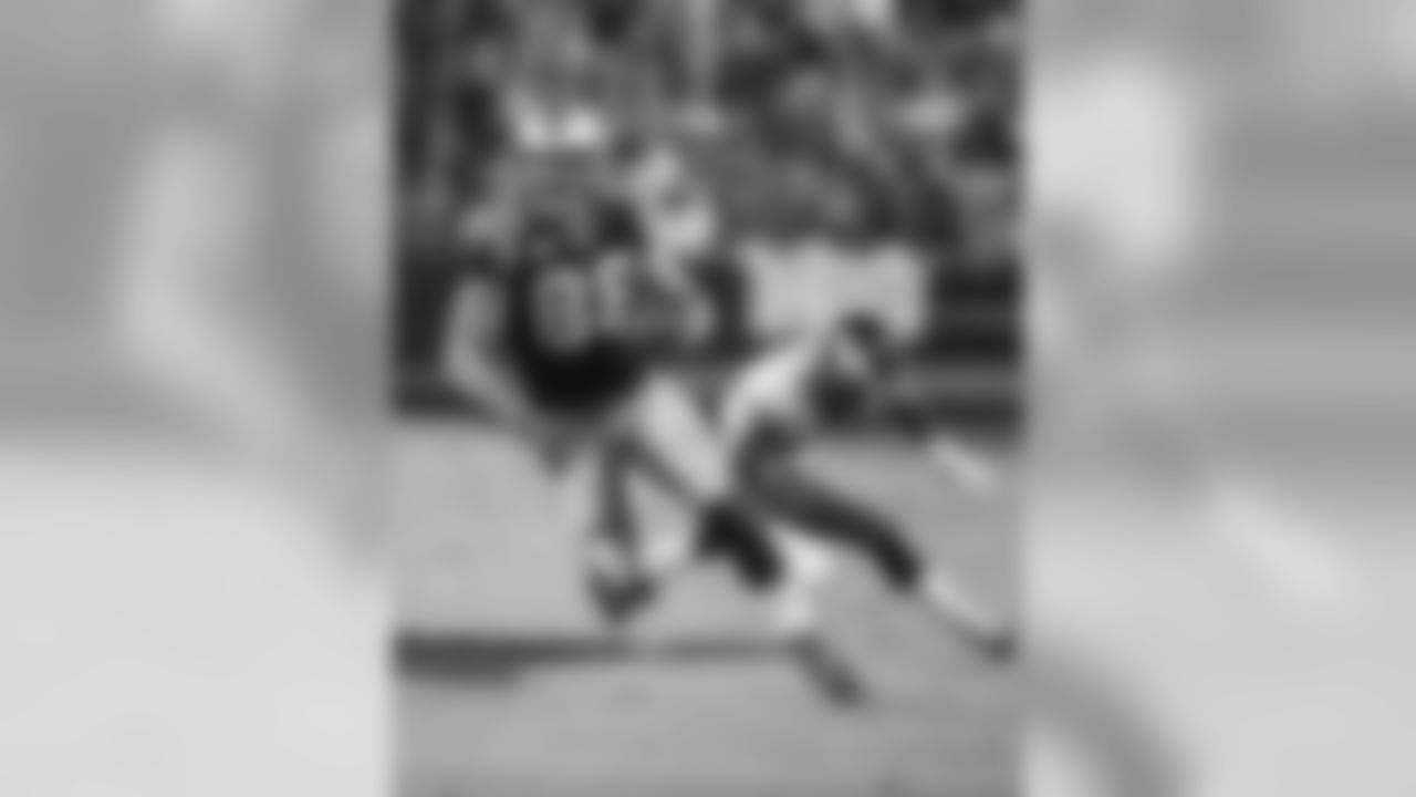 TE Greg Olsen