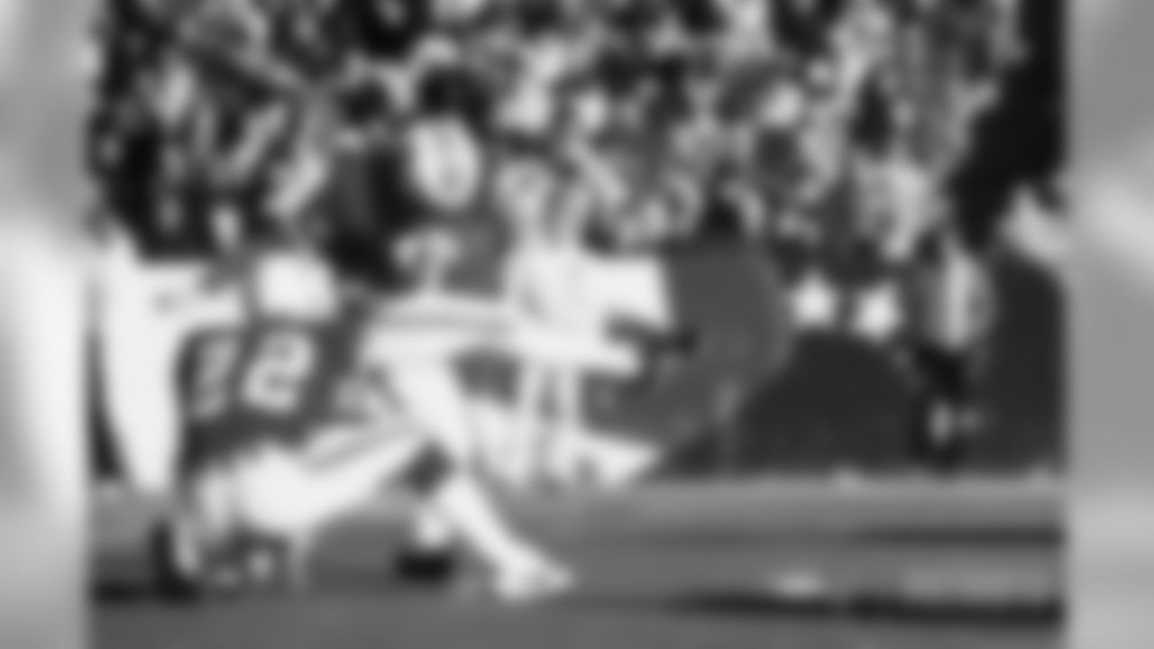 37. Fill-in rookie kicker David Posey boots game winner to clinch Patriots first ever AFC East title in 1978 – A 21-yard field with eight seconds left gave the Patriots a 26-24 win over the Bills at Schaefer Stadium for the team's first-ever AFC East title.