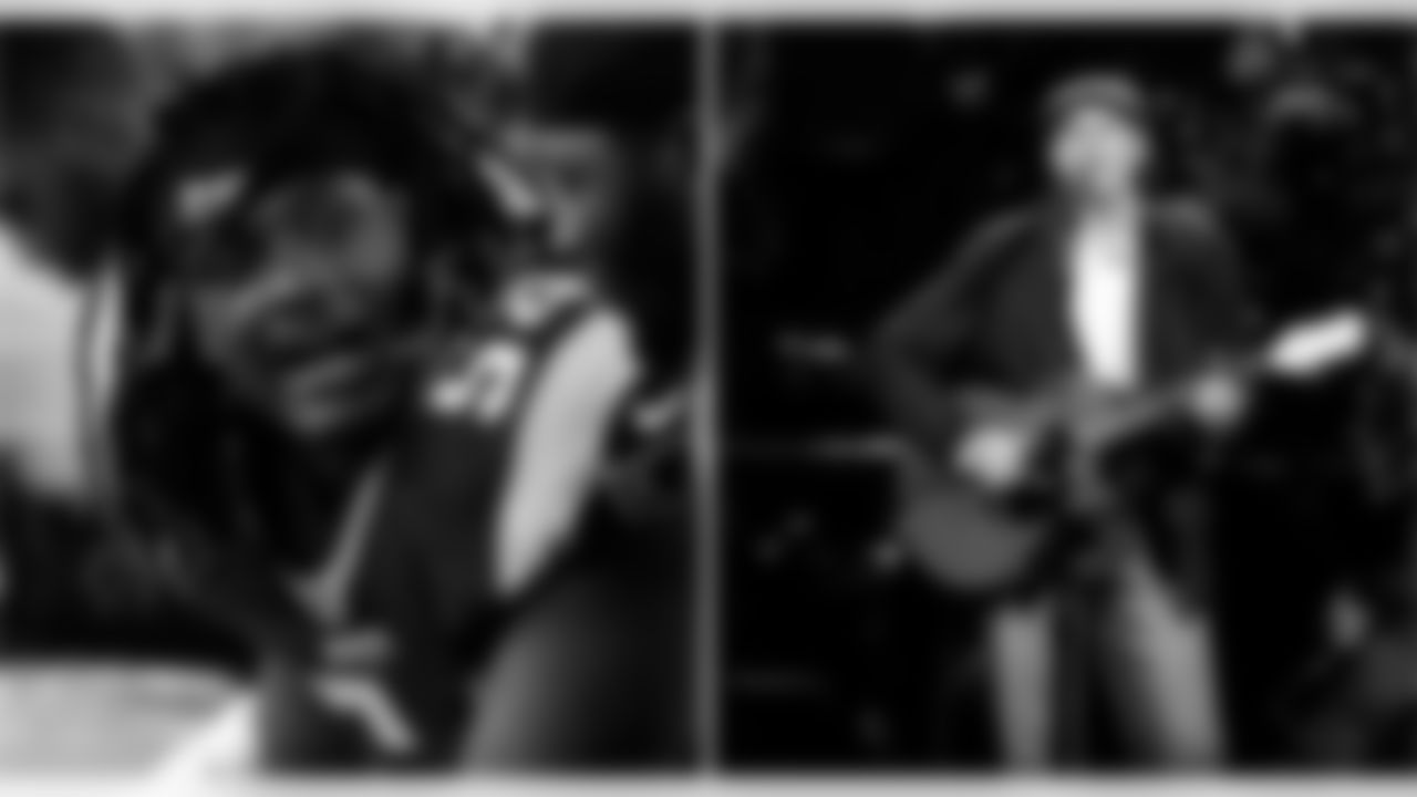 March 12 – Dont'a Hightower (1990) ; James Taylor (1948)