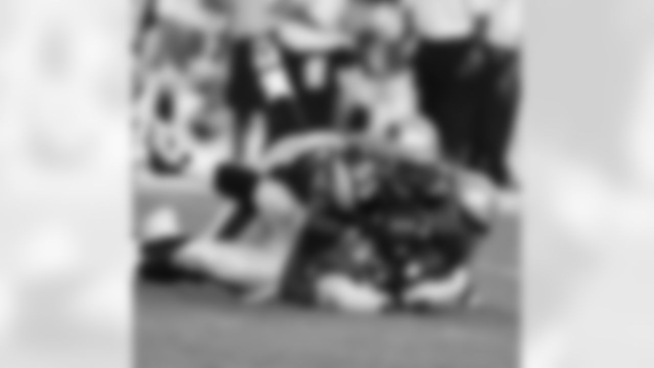 The Patriots snapped a five-game losing streak in their series with Philadelphia following a 31-10 win on Sept. 14, 2003. Patriots TE Christian Fauria hauled in two of Tom Brady's three TD passes and LB Willie McGinest recorded two of the Pats' seven sacks.