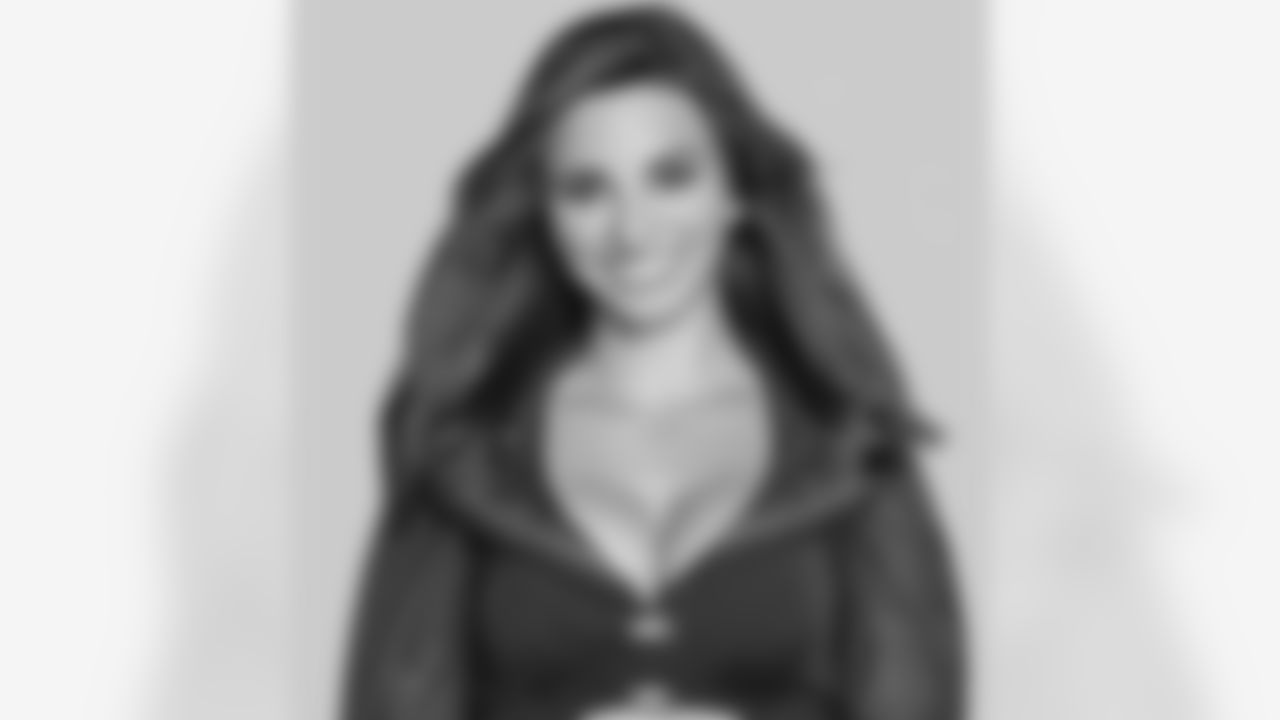 2014 Patriots Cheerleaders - Stefani