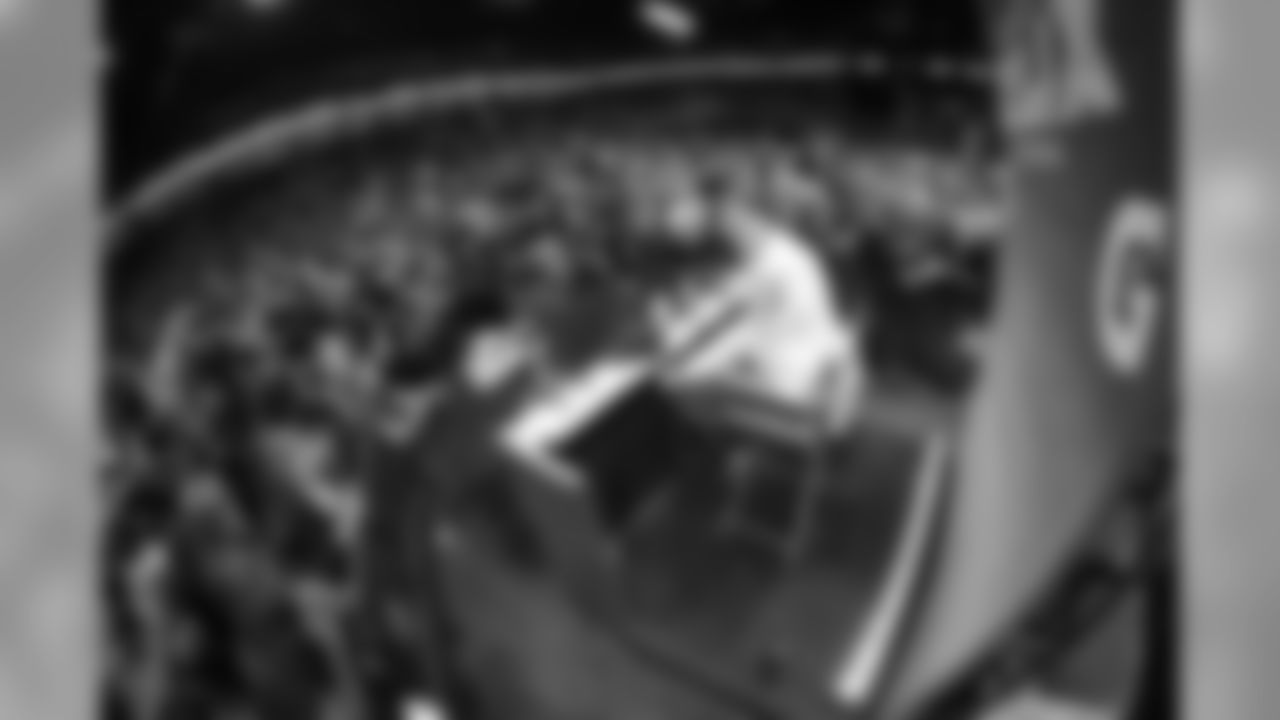 tempbradyDSP40050.jpg