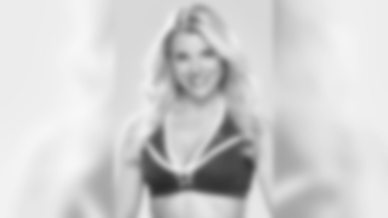 Patriots Cheerleader - Caitie
