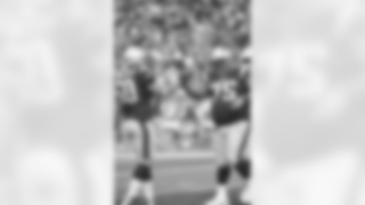 Cody Kessler, QB - Young, unproven passers are the theme of the early part of the 2016. The rookie Kessler has been solid since taking over, completing 67 percent of his passes and notching an 83.5 passer rating. But Bill Belichick's defense will make him prove he can make plays to actually beat the Patriots.