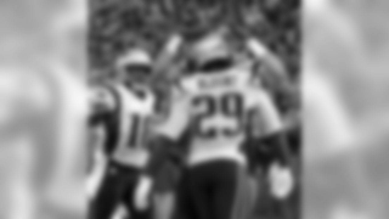 LeGarrete Blount celebrates an early touchdown
