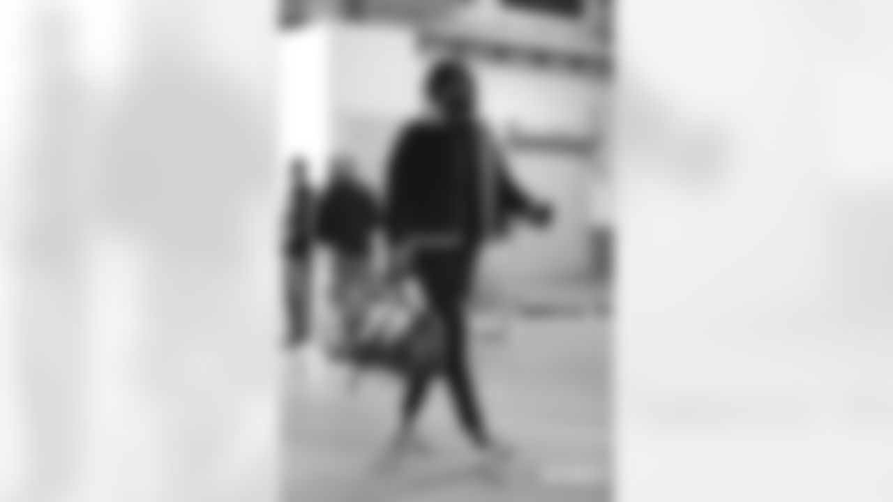 @NYJ112518-Arrivals_EJA131-watermarked