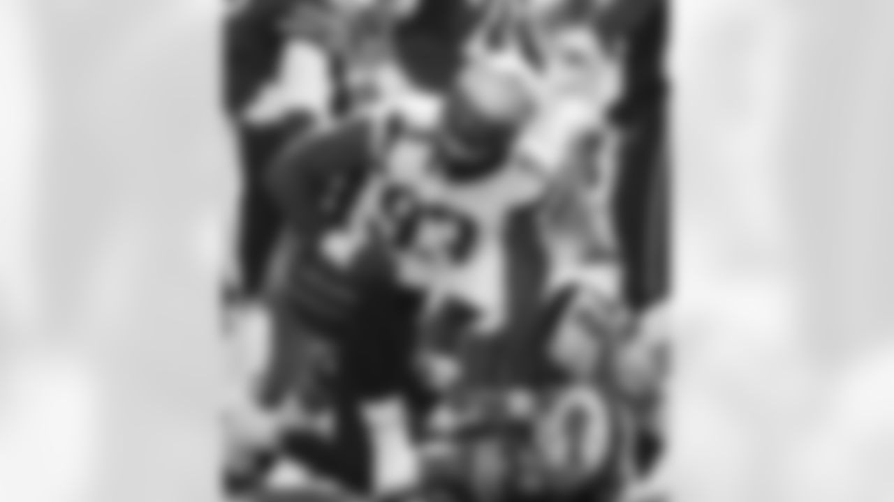 Tommy Kelly vs. Buffalo Bills