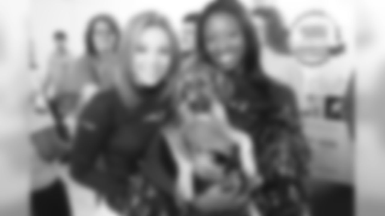 Patriots Cheerleaders at Rescues on the Runway
