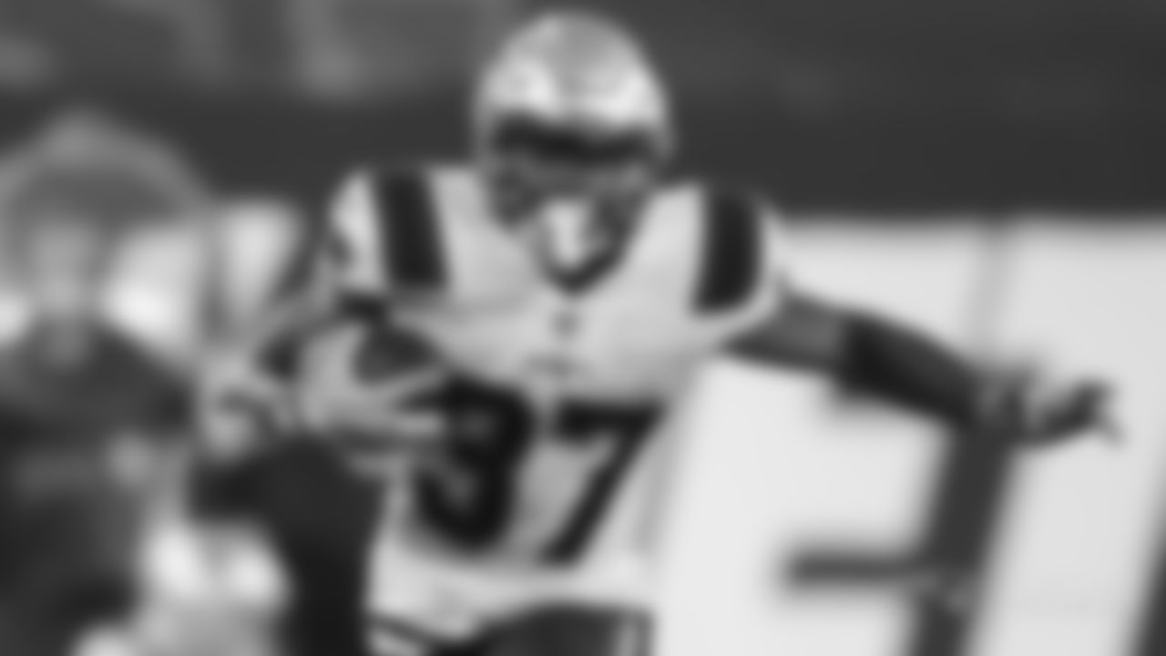 Damien Harris, RB: Like Meyers, Harris has emerged as a key offensive weapon for the Patriots in recent weeks, with a hard-charging running style that has him averaging 5.5 yards-per-attempt this season. His two carries to start the second half against the Ravens were game-defining plays. With Houston's suspect run defense, Harris should be in line for another big day as his explosive runs have been a defining trait in the last two wins.