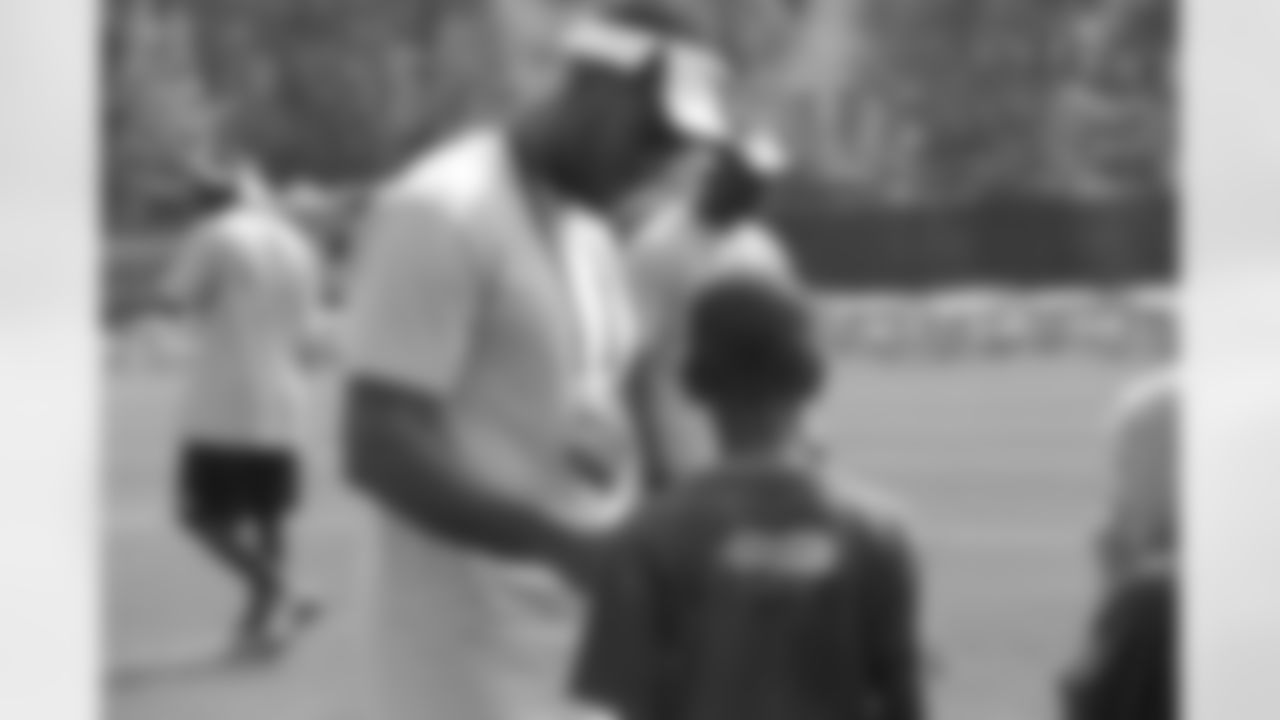 Patrots CB Logan Ryan works with youngsters at the NFL Rookie Symposium.
