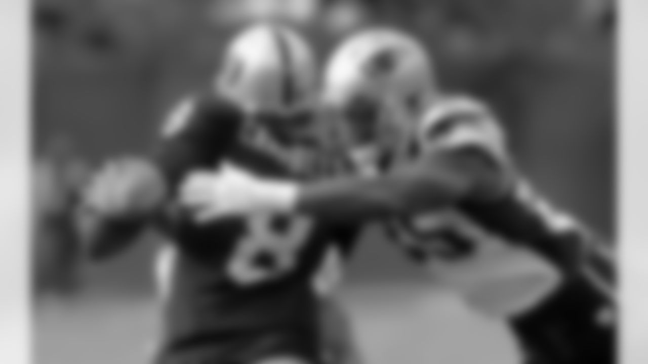 Mark Anderson gets the the quarterback